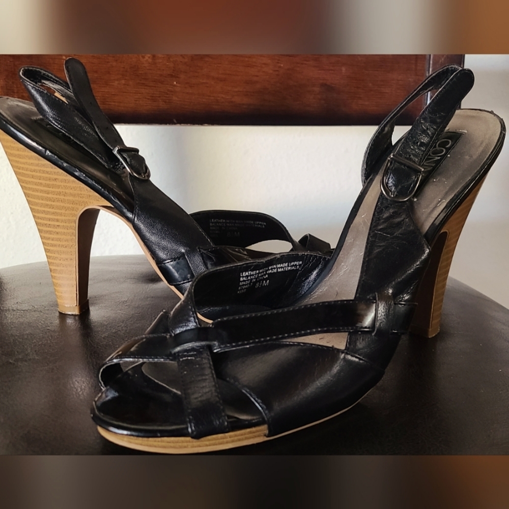True Vintage Connie strappy heels 8.5 (fits small!)